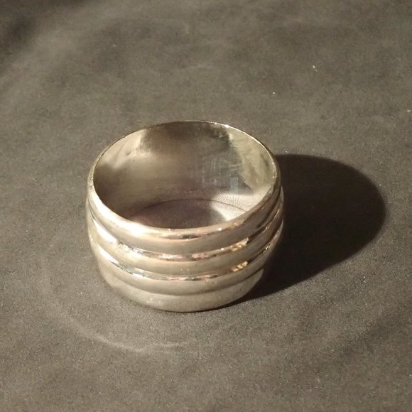Set of 4 silver plated napkin rings - Picture 1 of 3